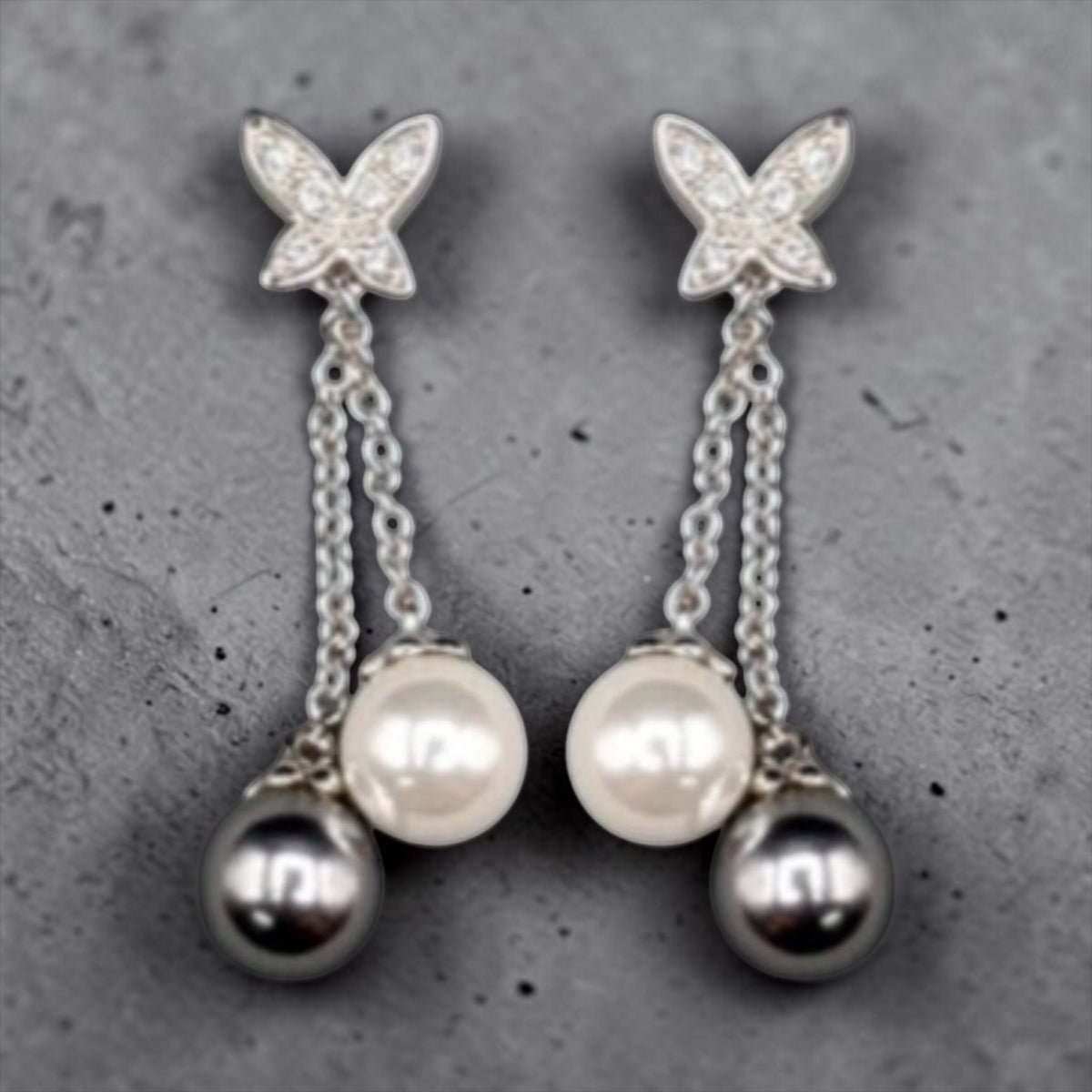 Luxury white and black pearl earrings