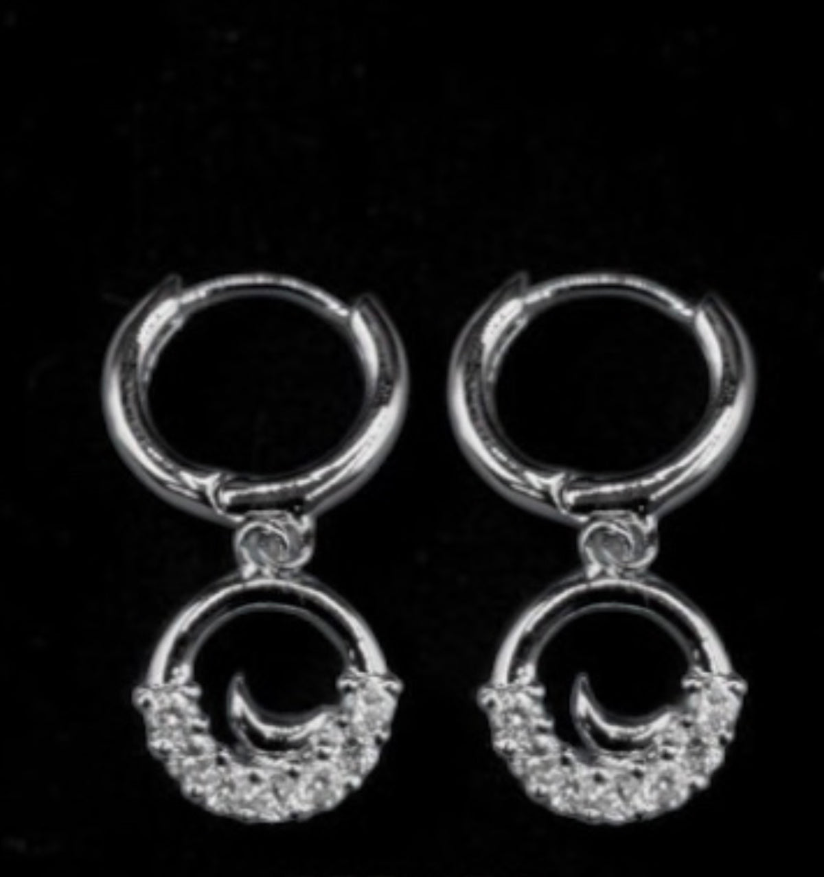 simulant diamond 925 Sterling silver gorgeous earrings