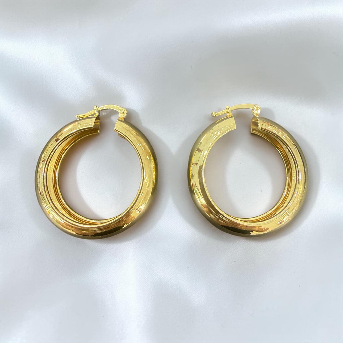 Designer Bold Hoop  Earring - Made in Italy Medium size