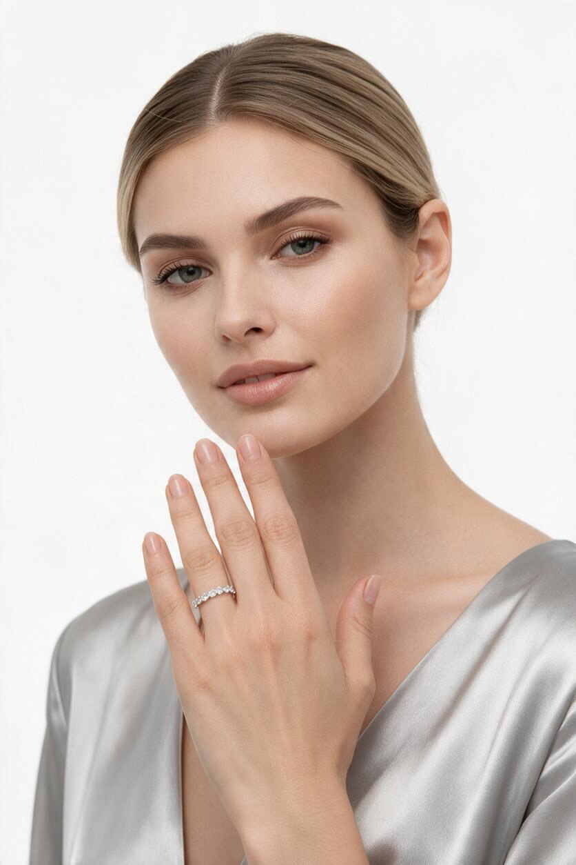 DAIMOND LOOK CRYSTALLINE INFINITY BAND