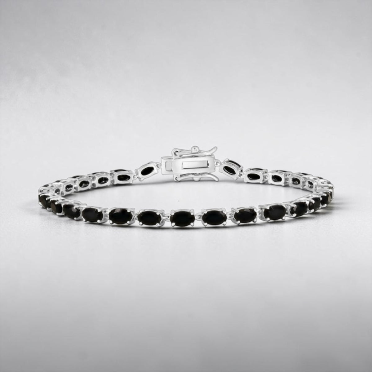 Sterling Silver Oval 5.40cttw Gem Tennis Bracelet Onyx