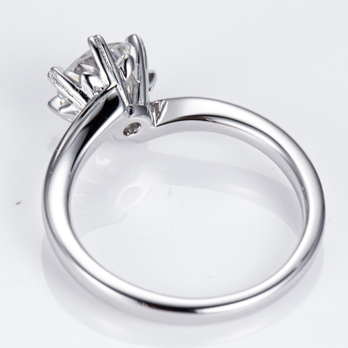 1.0CT ROUND CUT ENGAGEMENT RING MOISANNITE