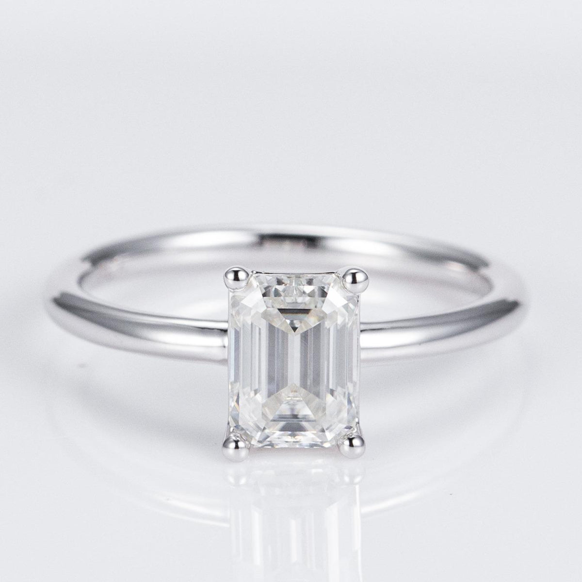 EMERALD CUT 1.0CT WEDDING RING MOISANNITE