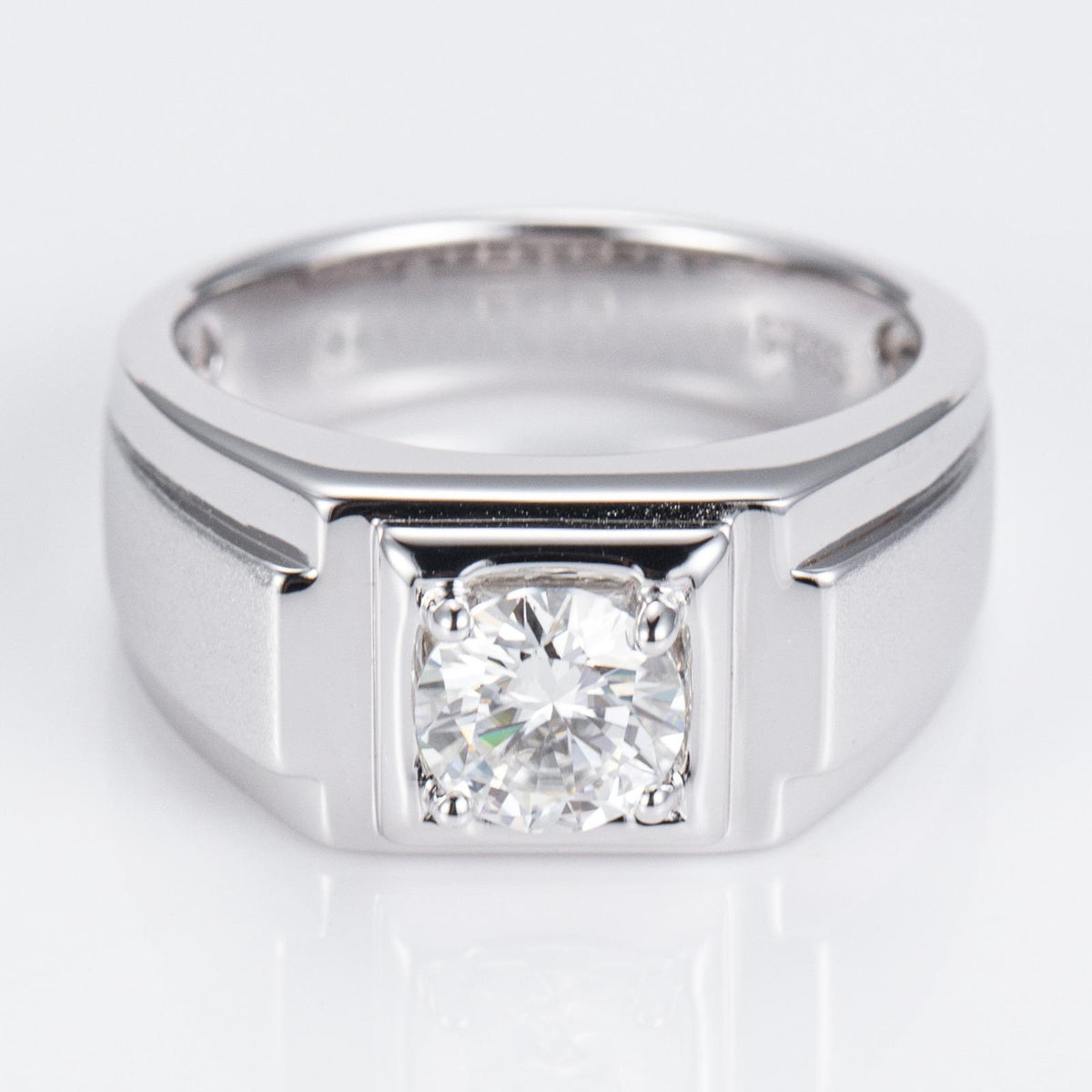 ROUND CUT 1.0CT MEN’s ENGAGEMENT RING MOISANNITE